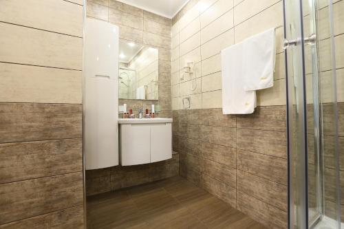 Un baño de Oberig Hotel
