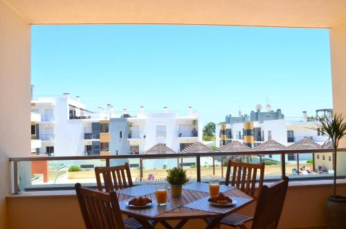 
A balcony or terrace at Marina Beach Apartment

