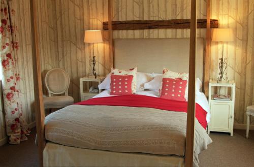 En eller flere senge i et værelse på Kings Head Inn