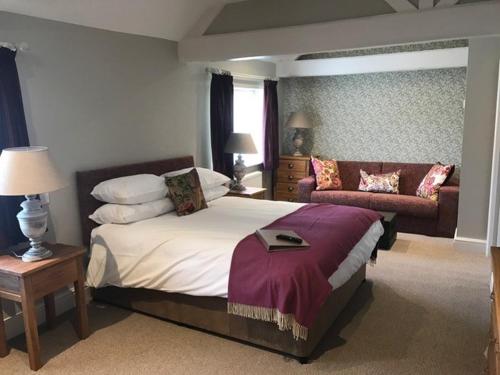 Ліжко або ліжка в номері The George Inn - Lacock