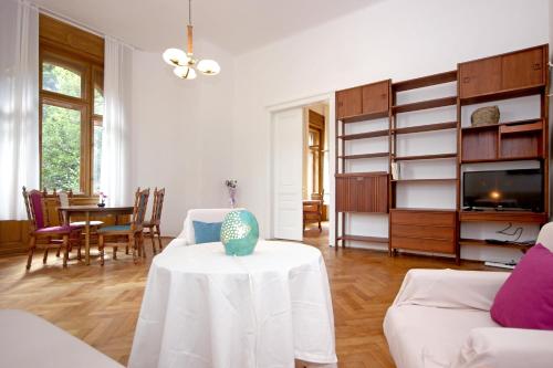 Posezení v ubytování Apartment in the top center of old town