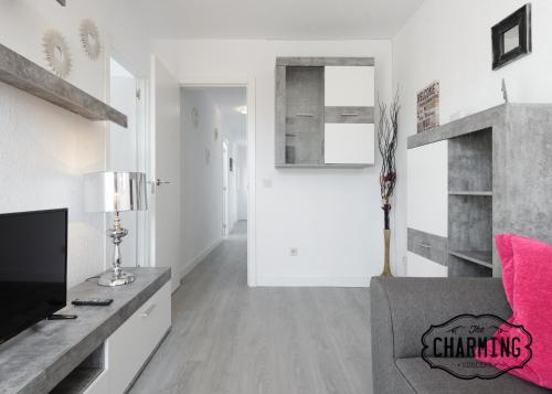 Argensola Center - 2-Bedroom Apartment with Terrace