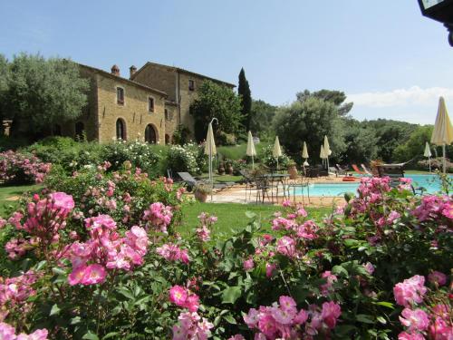 The swimming pool at or close to EcoResort Il Cantico della Natura