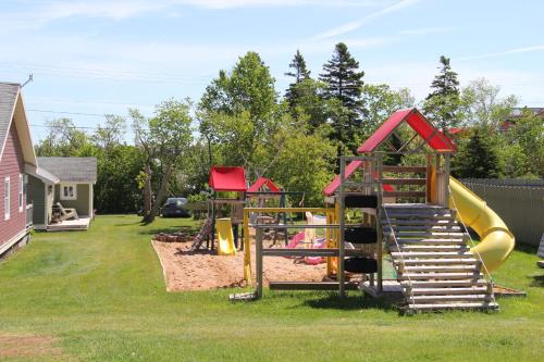 Zona de joacă pentru copii de la Avonlea Cottages