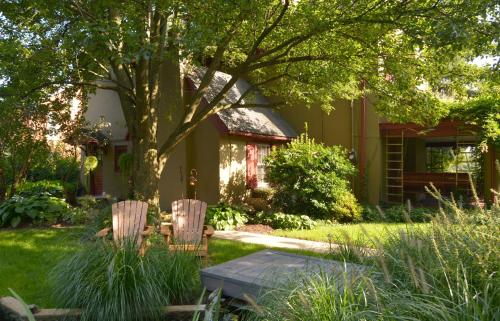 Κήπος έξω από το The Lancaster Bed and Breakfast