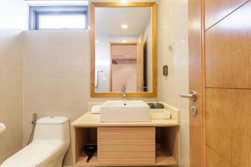 Phòng tắm tại The Ocean Apartment IDCWH A409