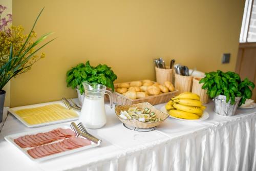 Jídlo v hotelu nebo okolí