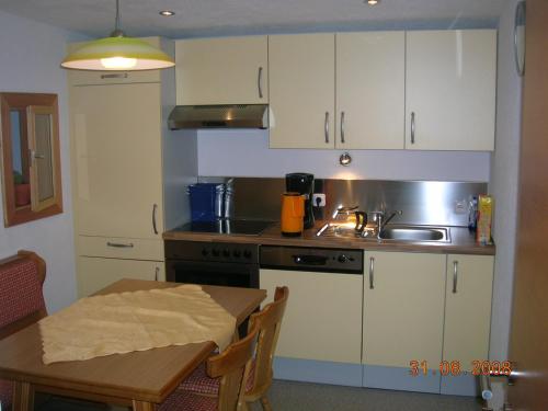 Η κουζίνα ή μικρή κουζίνα στο Haus Wiestner Fam Gstrein