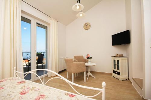 Foto da galeria de Apartments Tomaš em Makarska