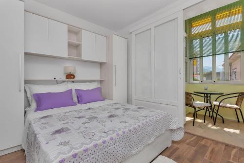 Postel nebo postele na pokoji v ubytování Sun&Sea studio apartment for 2