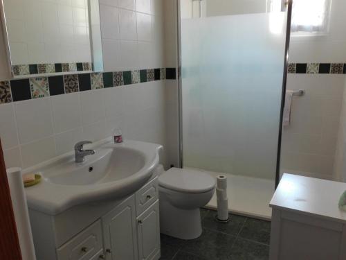 Un baño de BnBinB La Cour Enchantée