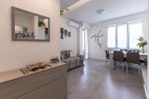 GuestHost - Milano Business Balcony Flat