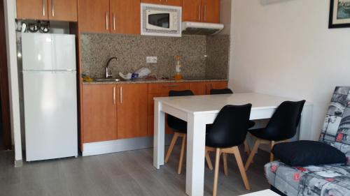 Kitchen o kitchenette sa Apartamento en Zona Cap Salou