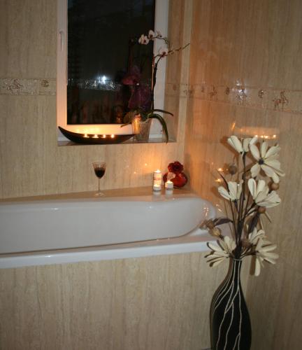 Ένα μπάνιο στο Apartamenty Kornel