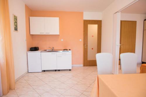 Apartments Laura – Photos 3