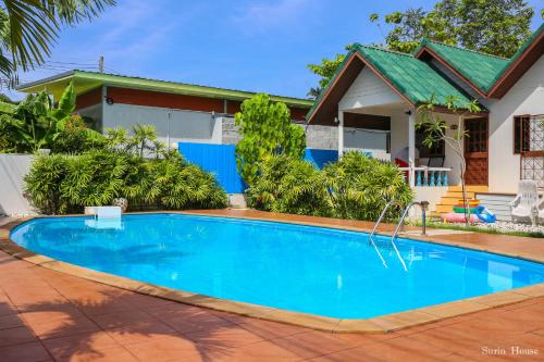 Swimming pool sa o malapit sa Surin House