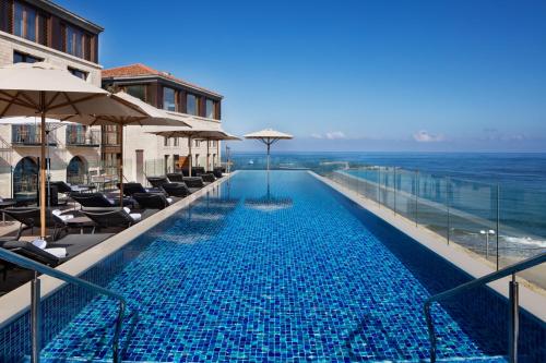 The Setai Tel Aviv, a Member of the leading hotels of the world tesisinde veya buraya yakın yüzme havuzu