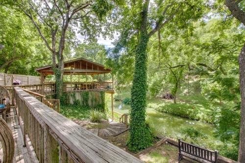 Creekside Casita