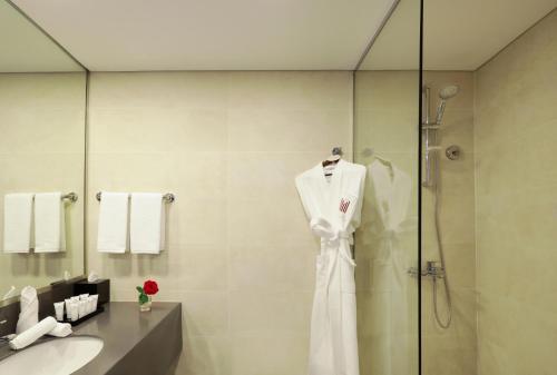 Ванная комната в Millennium Madinah Airport