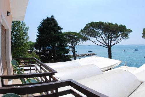 Gallery image of Hotel Esperia in Lazise