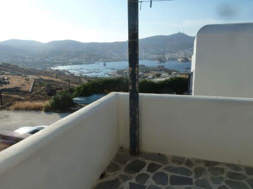 Balkoni atau teres di Syros House with View