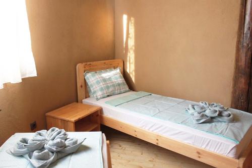 Легло или легла в стая в Еко селище под скалите