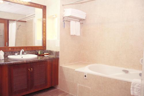 Don Chan Palace Hotel & Convention – Photos 3