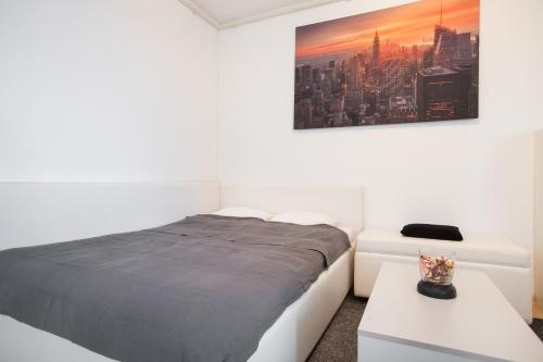 Cozy & Modern Studio with Balcony