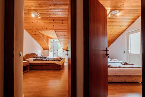 Postel nebo postele na pokoji v ubytování Apartments Sopot