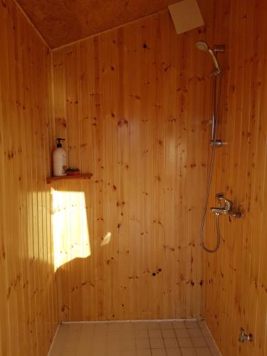 Ett badrum på Jaaguranna Lillelaager