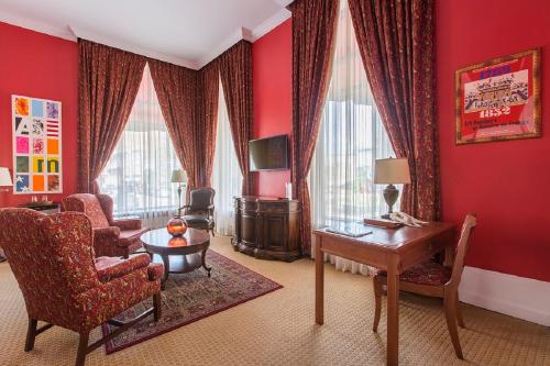 LHotel Image