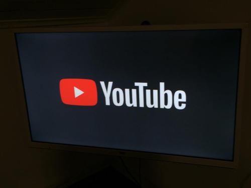 Simicにあるテレビまたはエンターテインメントセンター