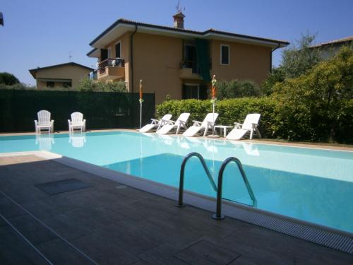Bazén v ubytování Hotel Chiara nebo v jeho okolí