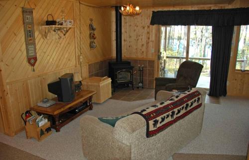 Seating area sa Taylor Lake Point Condo