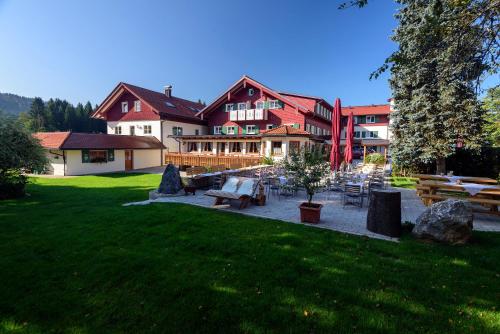 Hotel Natur-Landhaus Krone builder 1