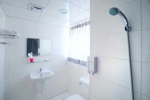 Koupelna v ubytování Good Fit Homestay