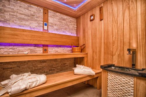 Gallery image of Wellness & Spa Hotel ACD Annex in Herceg-Novi