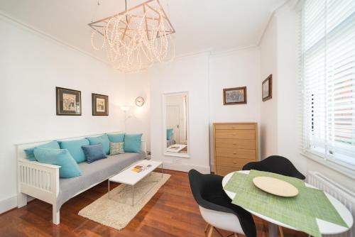 Central London Apartment - Great Location photo 45