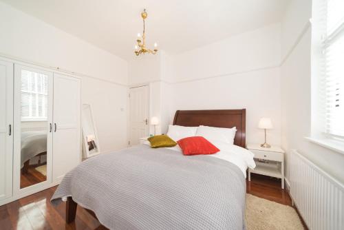 Central London Apartment - Great Location photo 98
