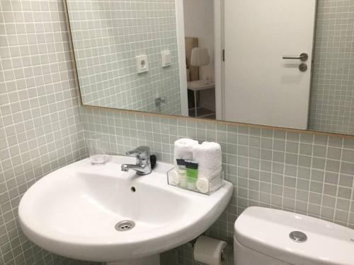 A bathroom at AMAZING DUPLEX on the beach