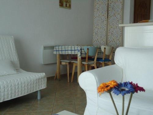 Χώρος καθιστικού στο Plakes Suites
