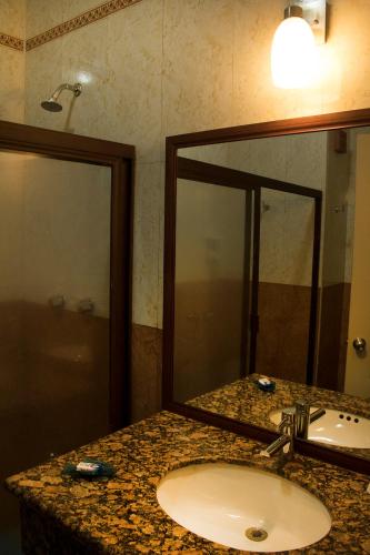 חדר רחצה ב-Hotel Isleño
