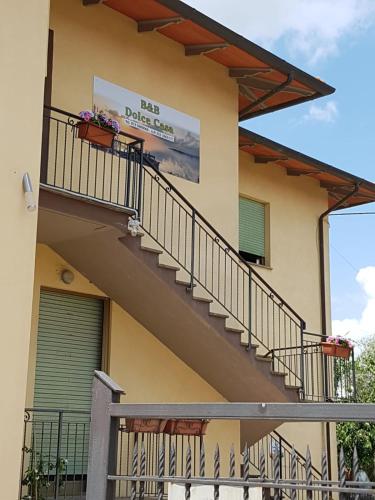 B&B Dolce Casaにあるバルコニーまたはテラス