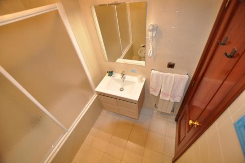 Kupatilo u objektu Hotel Pelayo Isla