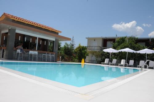 Gallery image of Vicky's Garden in Kalamaki
