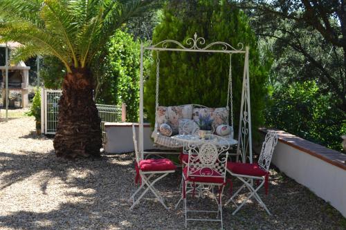 Κήπος έξω από το Tivoli en Provence