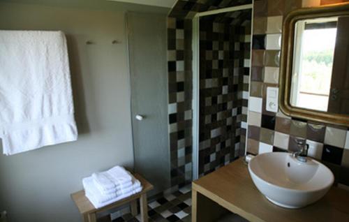 Vonios kambarys apgyvendinimo įstaigoje Le Mas Capel
