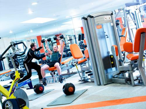 Spordikeskus ja/või sportimisvõimalused majutusasutuses The Connacht Hotel
