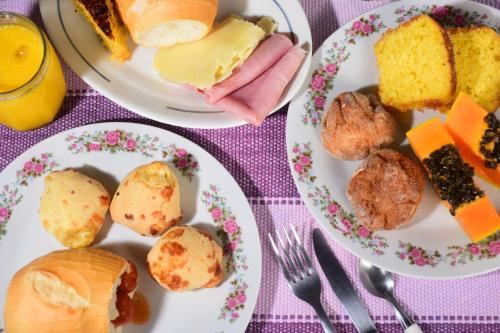 Makanan di atau berdekatan inn ini