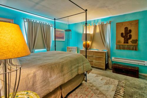 En eller flere senge i et værelse på Rancho Deluxe